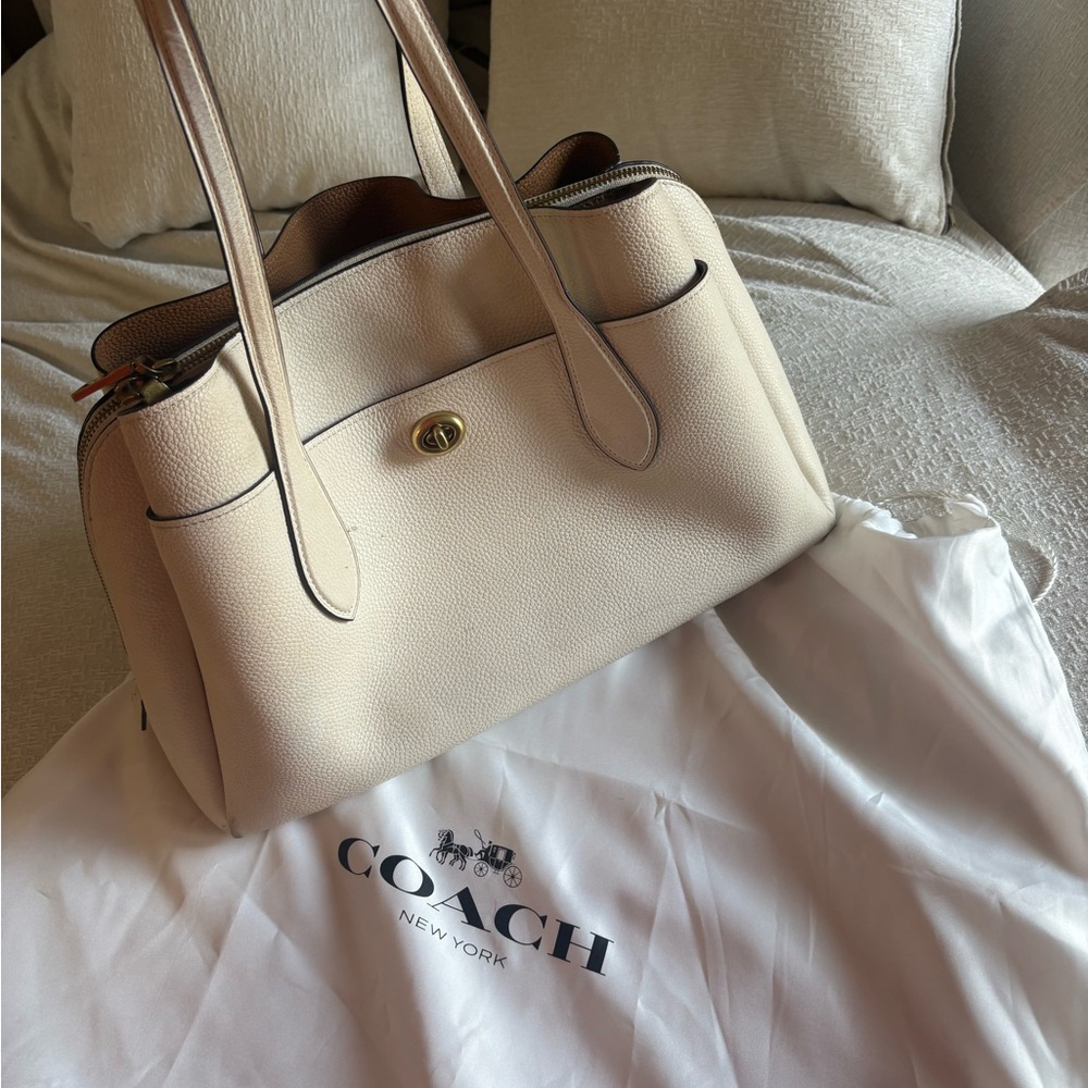 Coach Beige Leather Shoulder Bag